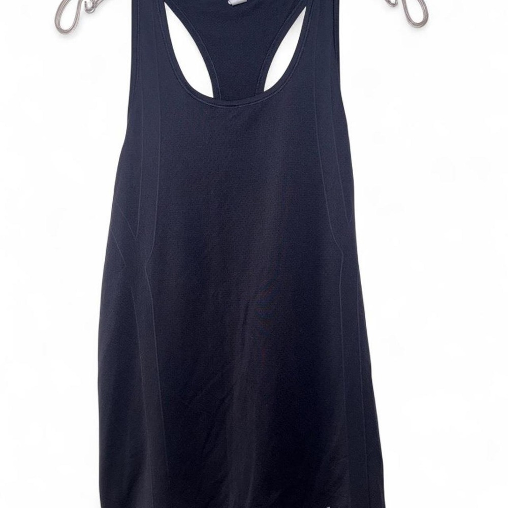 Under Armour black tank top in size M